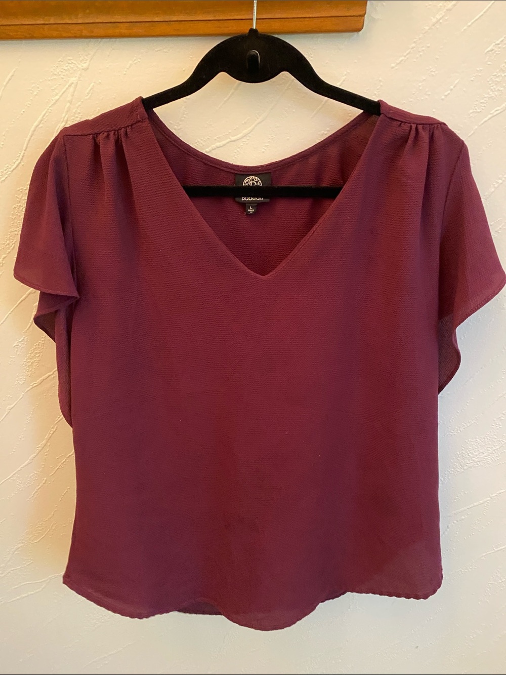 bobeau Purple V‑Neck Flutter Sleeve Blouse